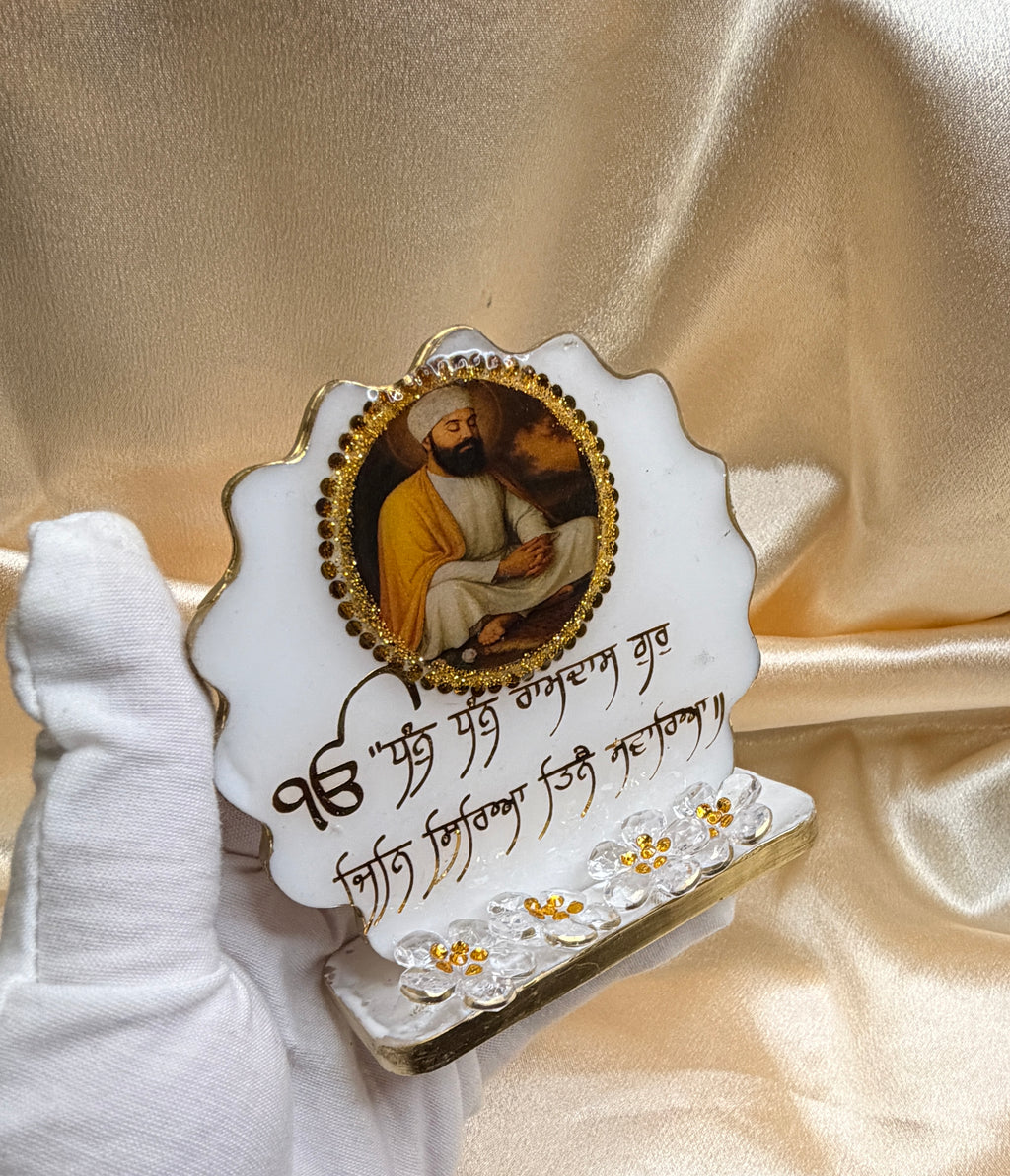 Mini Gurbani Car Dashboard Decor – Handmade Resin Sikh Blessing