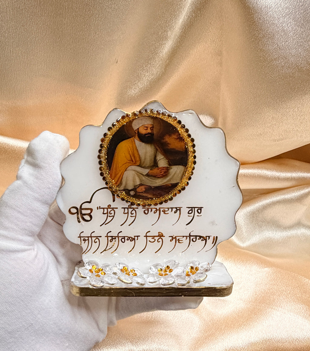 Mini Gurbani Car Dashboard Decor – Handmade Resin Sikh Blessing